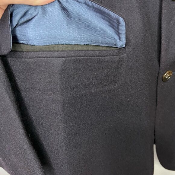 Men's Bloomingdale's Metropolitan View 42L Navy Wool Blend 3 Button Blazer - Picture 4 of 10